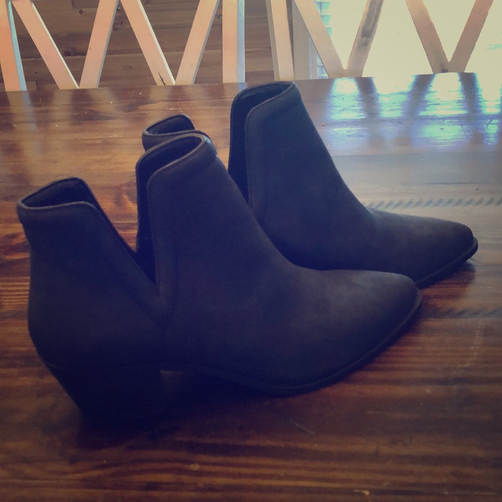 Brand new American eagle booties